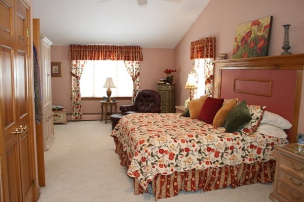 41 Sycamore Road Wakefield, MA 01880 - Photo 10 of 16 Gallery Image 10