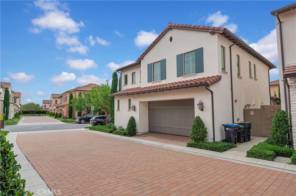 115 Della Irvine, CA 92602 - Photo 4 of 43