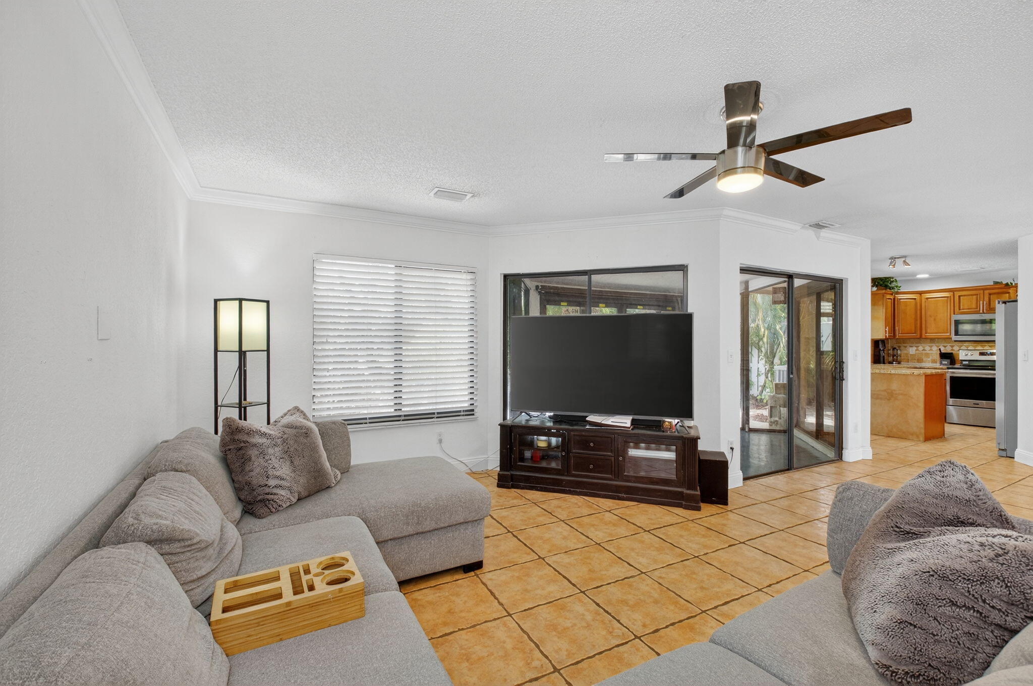 9667 Sunny Isle Circle Boca Raton, FL 33428 - Photo 8 of 46 8-web-or-mls-DSC_0614