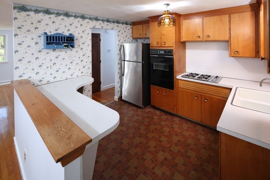 21 Virginia Circle Randolph, MA 02368 - Photo 11 of 40