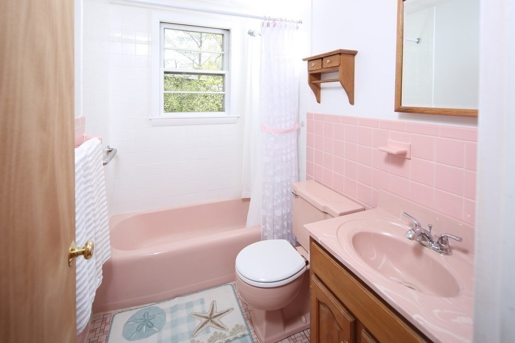 21 Virginia Circle Randolph, MA 02368 - Photo 28 of 40