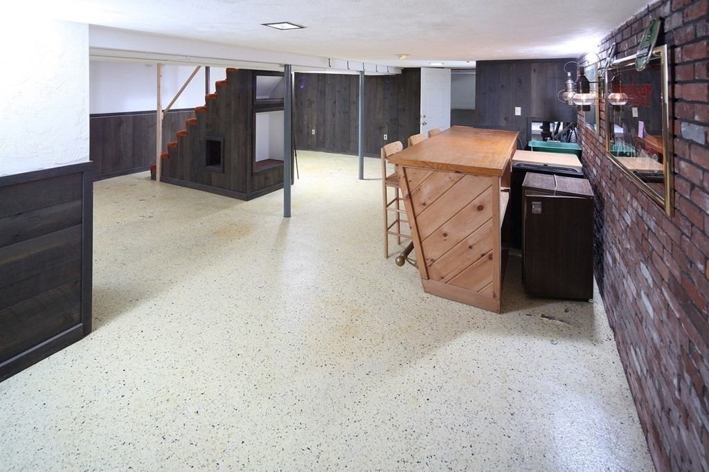 21 Virginia Circle Randolph, MA 02368 - Photo 31 of 40