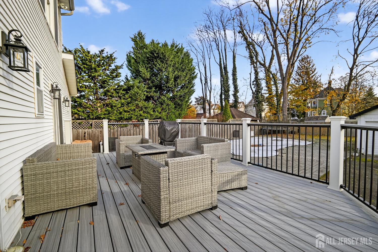 529 Dunellen Avenue Dunellen, NJ 08812 - Photo 29 of 33