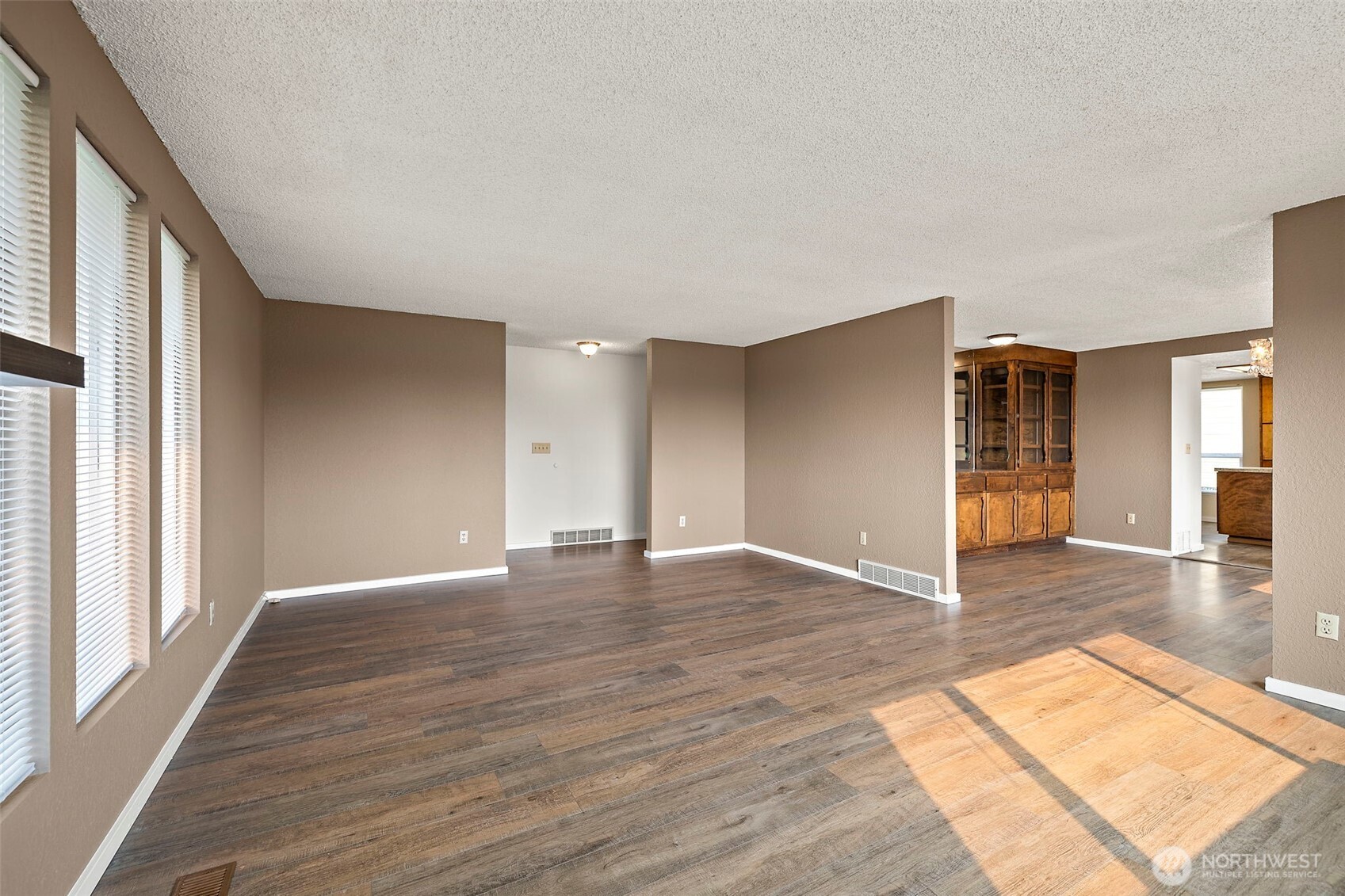 2516 Rockefeller Avenue, Unit A B Everett, WA 98201 - Photo 22 of 37