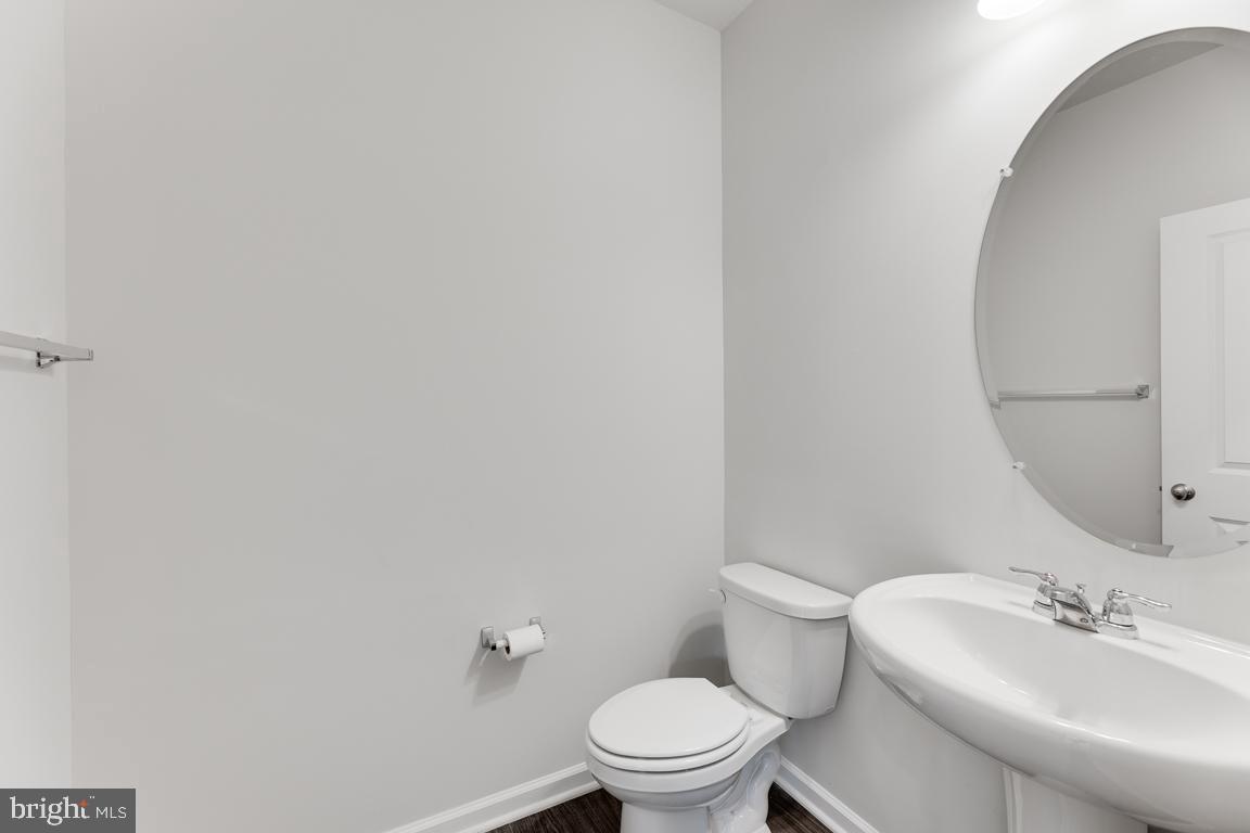 9325 Barnes Loop Manassas, VA 20110 - Photo 5 of 15