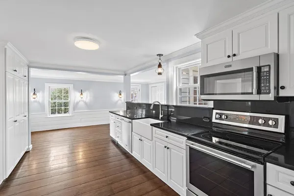 $1,095,000 | 106 Lewis Avenue, Walpole, MA 02081