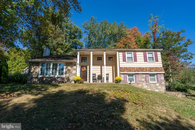 $599,900 | 261 Fairhill Drive, Southampton, PA 18966