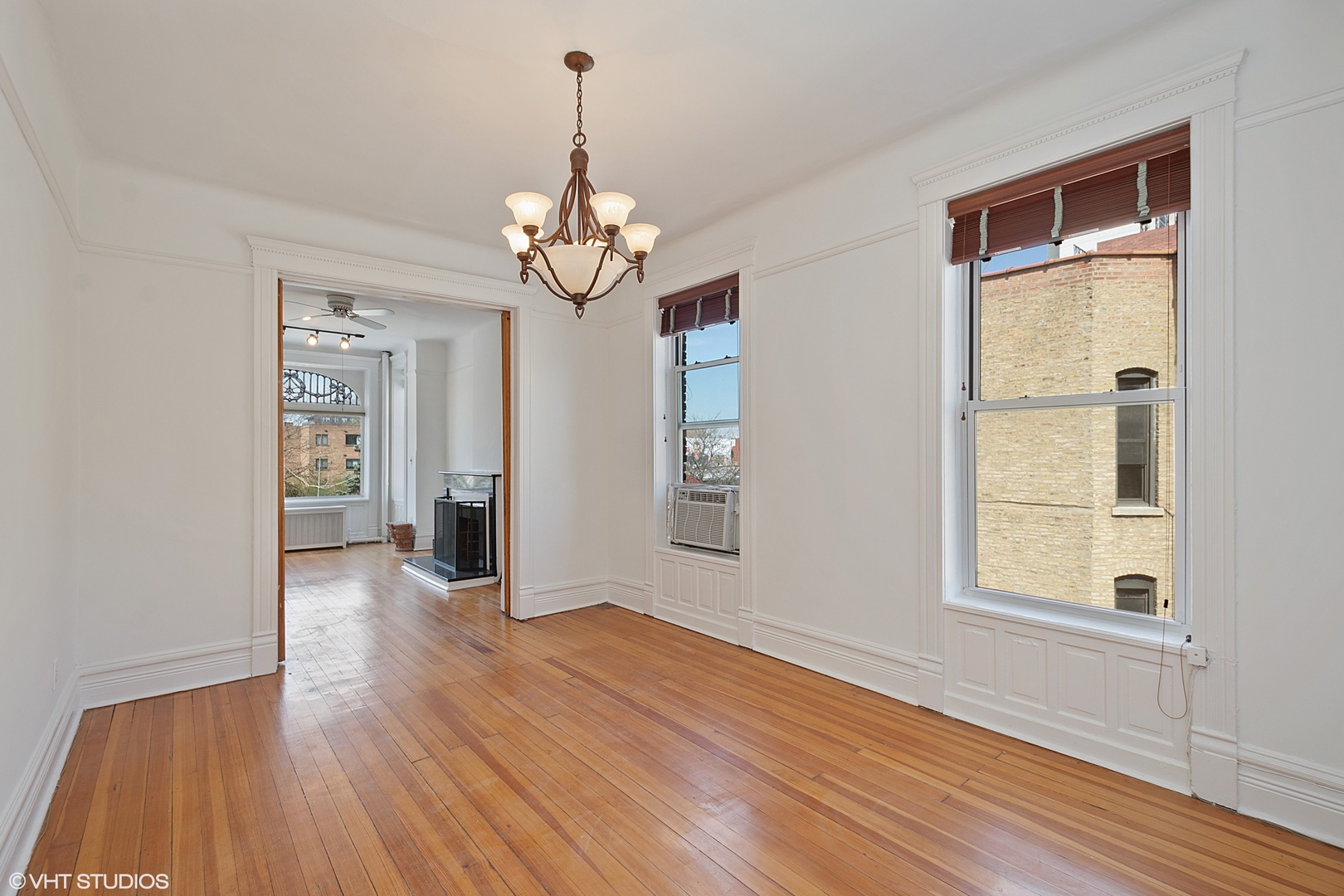 1539 North Wells Street, Unit 3 Chicago, IL 60610 - Photo 4 of 10