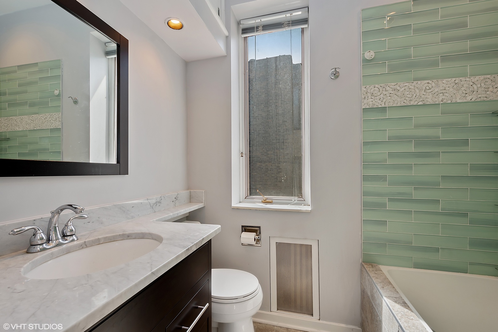 1539 North Wells Street, Unit 3 Chicago, IL 60610 - Photo 7 of 10