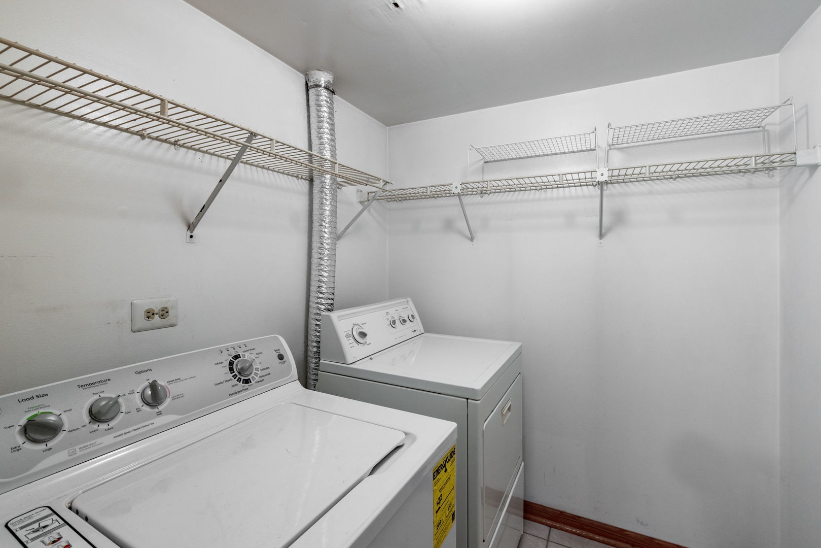 1059 Ridgefield Circle Carol Stream, IL 60188 - Photo 11 of 24