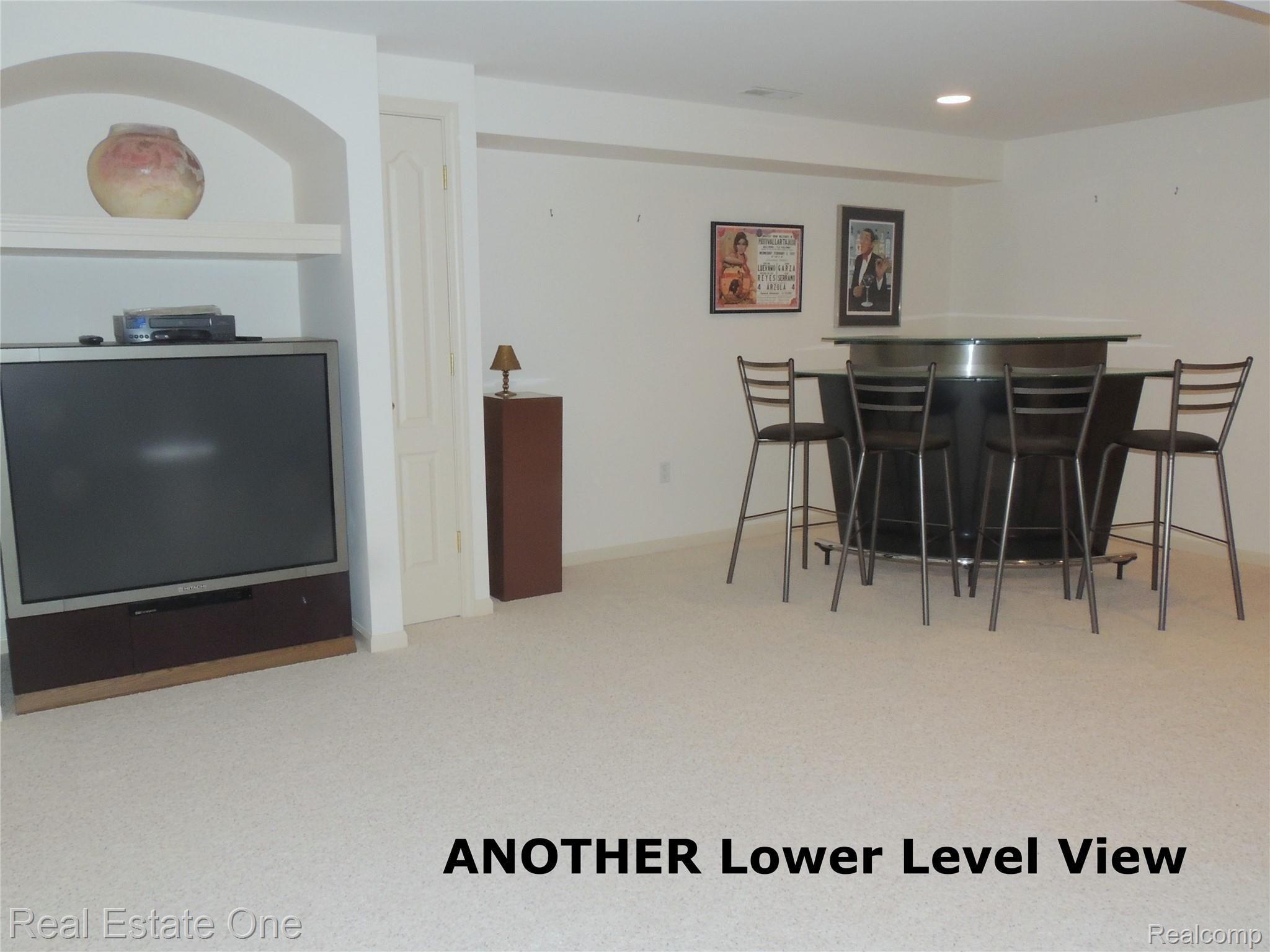 1931 Dunham Drive, Unit 91 Rochester, MI 48306 - Photo 22 of 29 LL=2.JPG