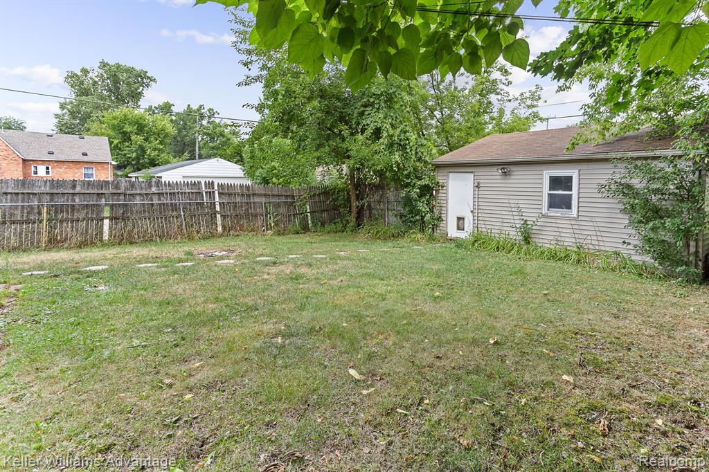 22850 Colgate Street Farmington, MI 48336 - Photo 23 of 25