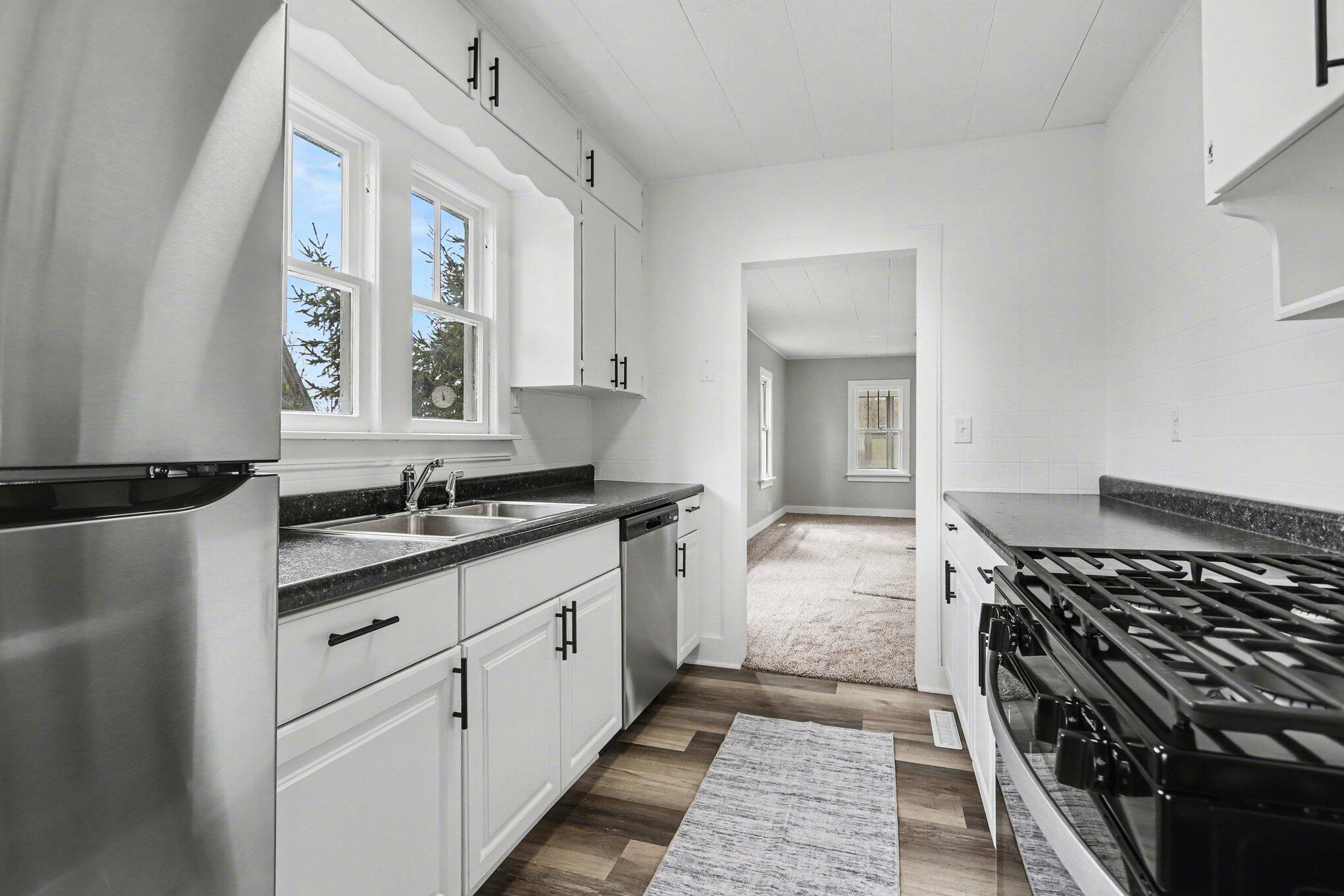 516 Forest Street Three Rivers, MI 49093 - Photo 11 of 22 011_file_3660