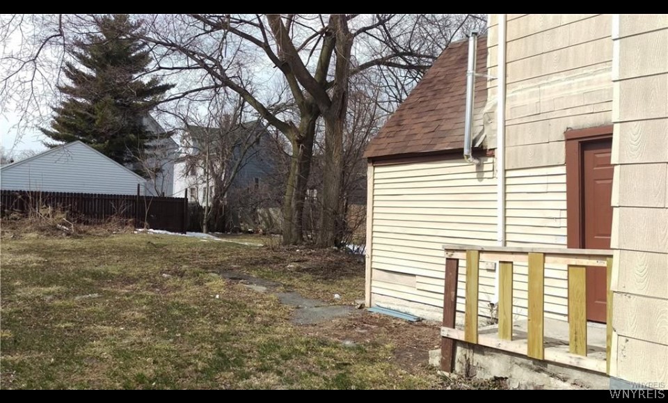 214 Herman Street Buffalo, NY 14211 - Photo 4 of 5