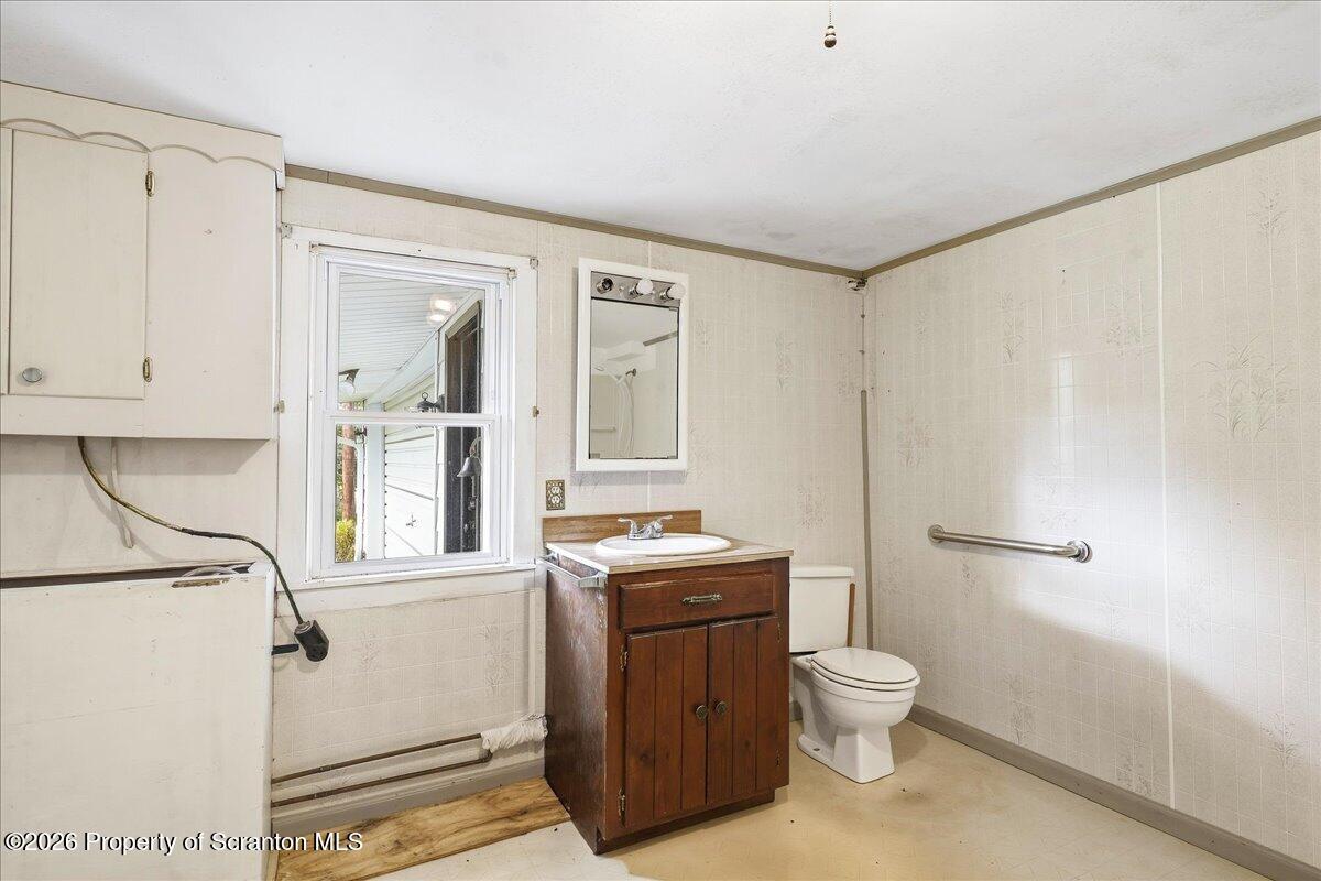 150 Wells Road Carbondale, PA 18407 - Photo 16 of 61 Bathroom