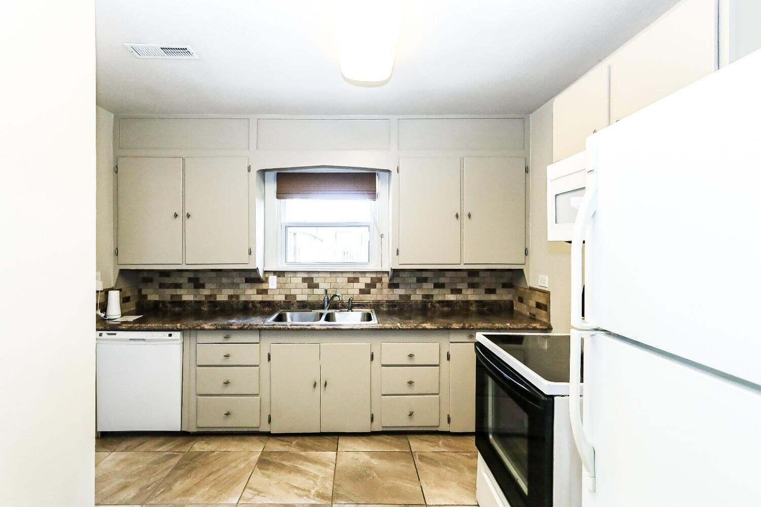 2306 20th Street Lubbock, TX 79411 - Photo 11 of 30 20241219231614808708000000-o