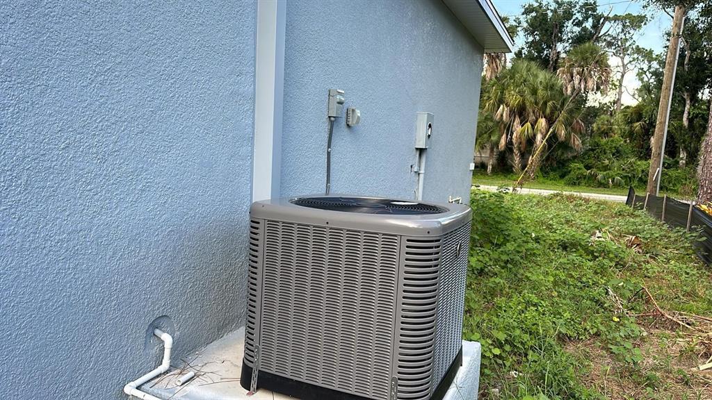 199 Statler Street Port Charlotte, FL 33954 - Photo 10 of 33