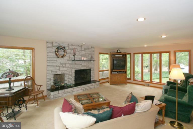 15200 Springfield Road Darnestown, MD 20874 - Photo 5 of 18 Living Room #2
