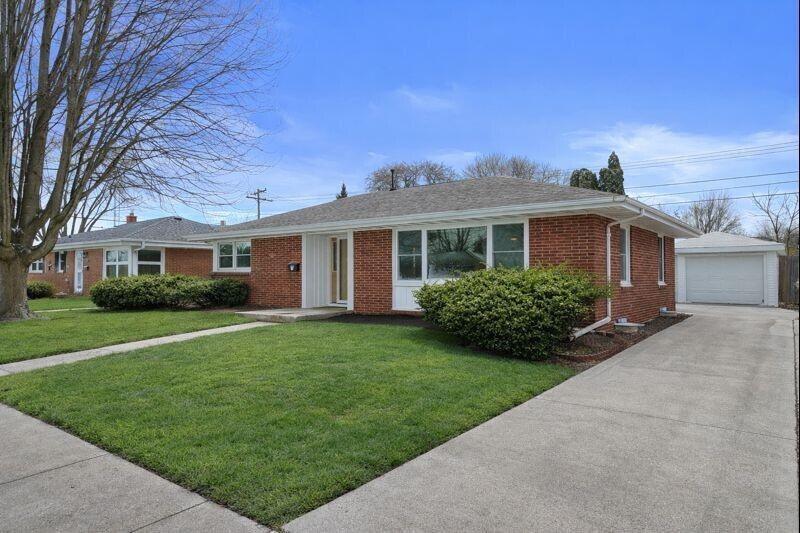 1108 Shorecrest Drive Racine, WI 53402 - Photo 2 of 26 Front Exterior
