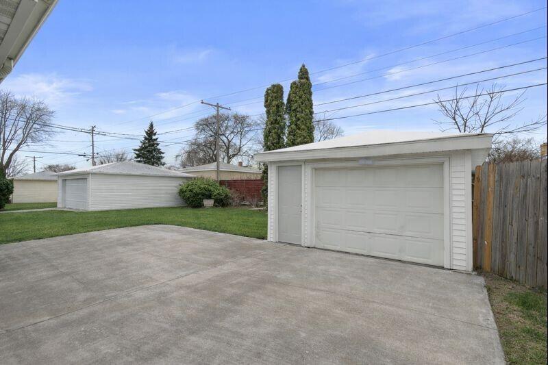 1108 Shorecrest Drive Racine, WI 53402 - Photo 24 of 26 Patio