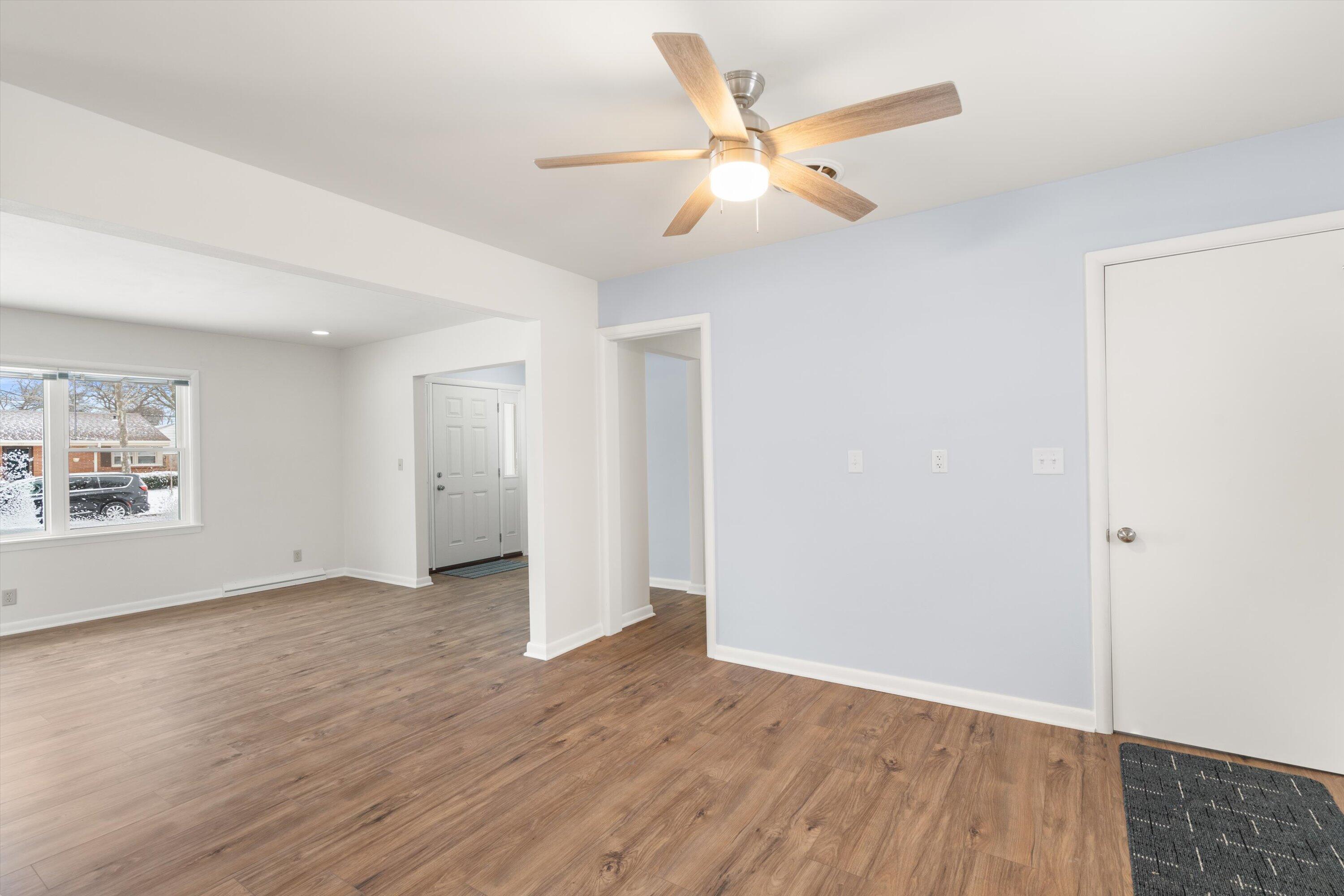 1108 Shorecrest Drive Racine, WI 53402 - Photo 7 of 26 Dining Area