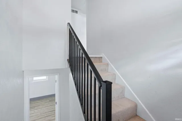 $289,000 | 4022 West Glen Oaks Drive, Bloomington, IN 47403