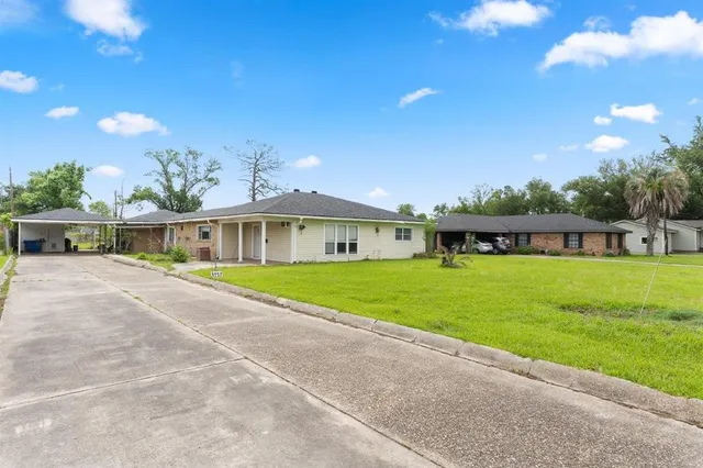 $199,900 | 3727 Kingston Street, Lake Charles, LA 70605