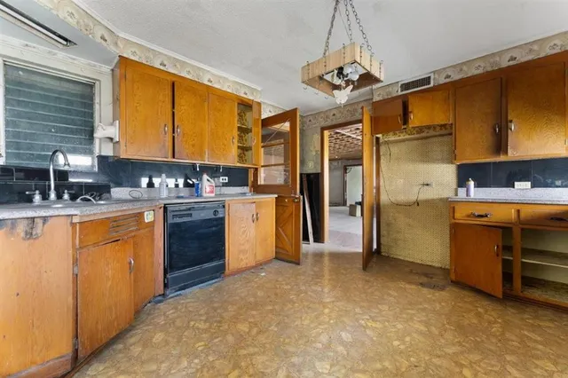 $199,900 | 3727 Kingston Street, Lake Charles, LA 70605