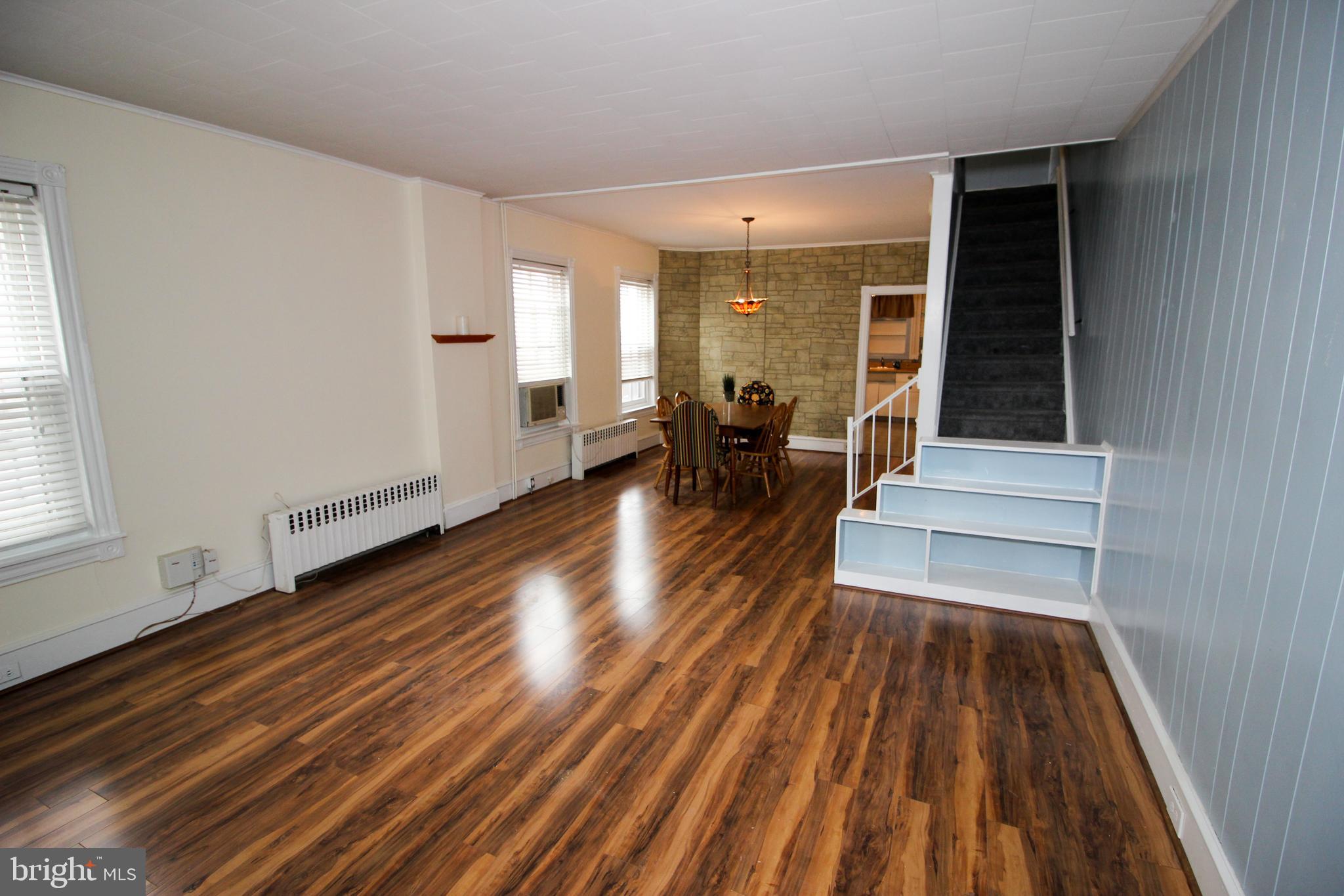Living/dining room