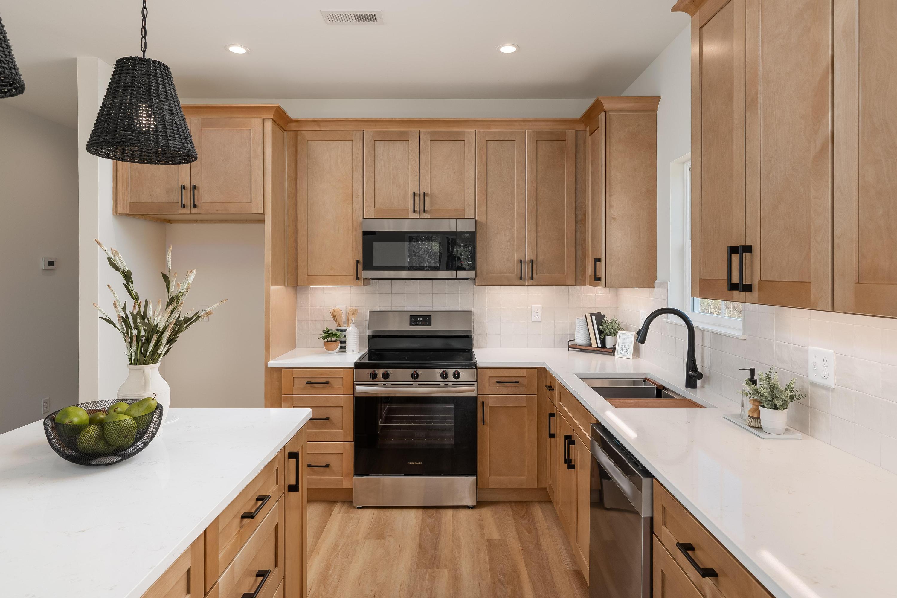 3417 Harris Lane Chattanooga, TN 37419 - Photo 6 of 20 2026_01_January_3417_Harris_Ln_0021