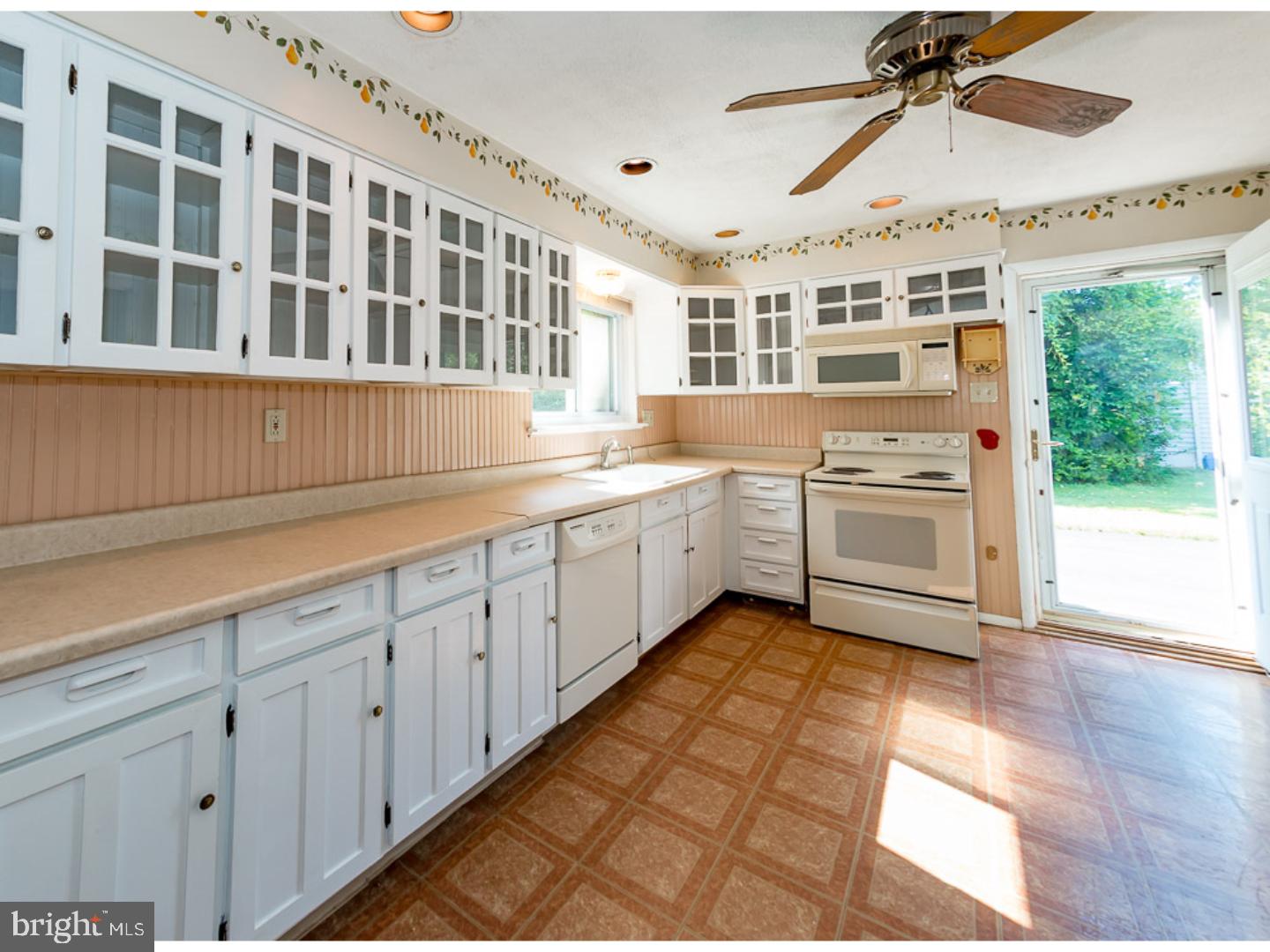 25 Lower Hilltop Road Yardley, PA 19067 - Photo 7 of 25