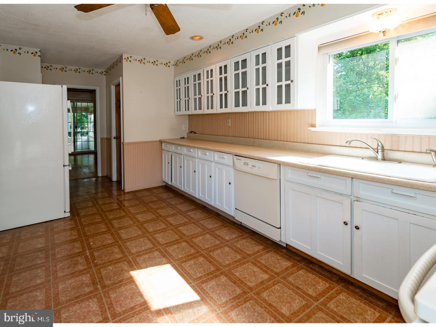 25 Lower Hilltop Road Yardley, PA 19067 - Photo 8 of 25