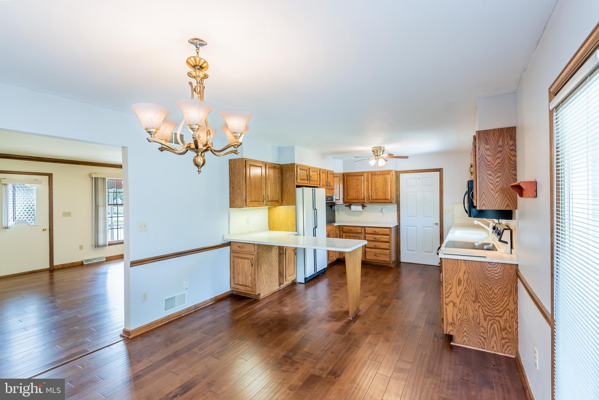 116 West Hunter Road Carlisle, PA 17015 - Photo 2 of 26 Gallery Image 2