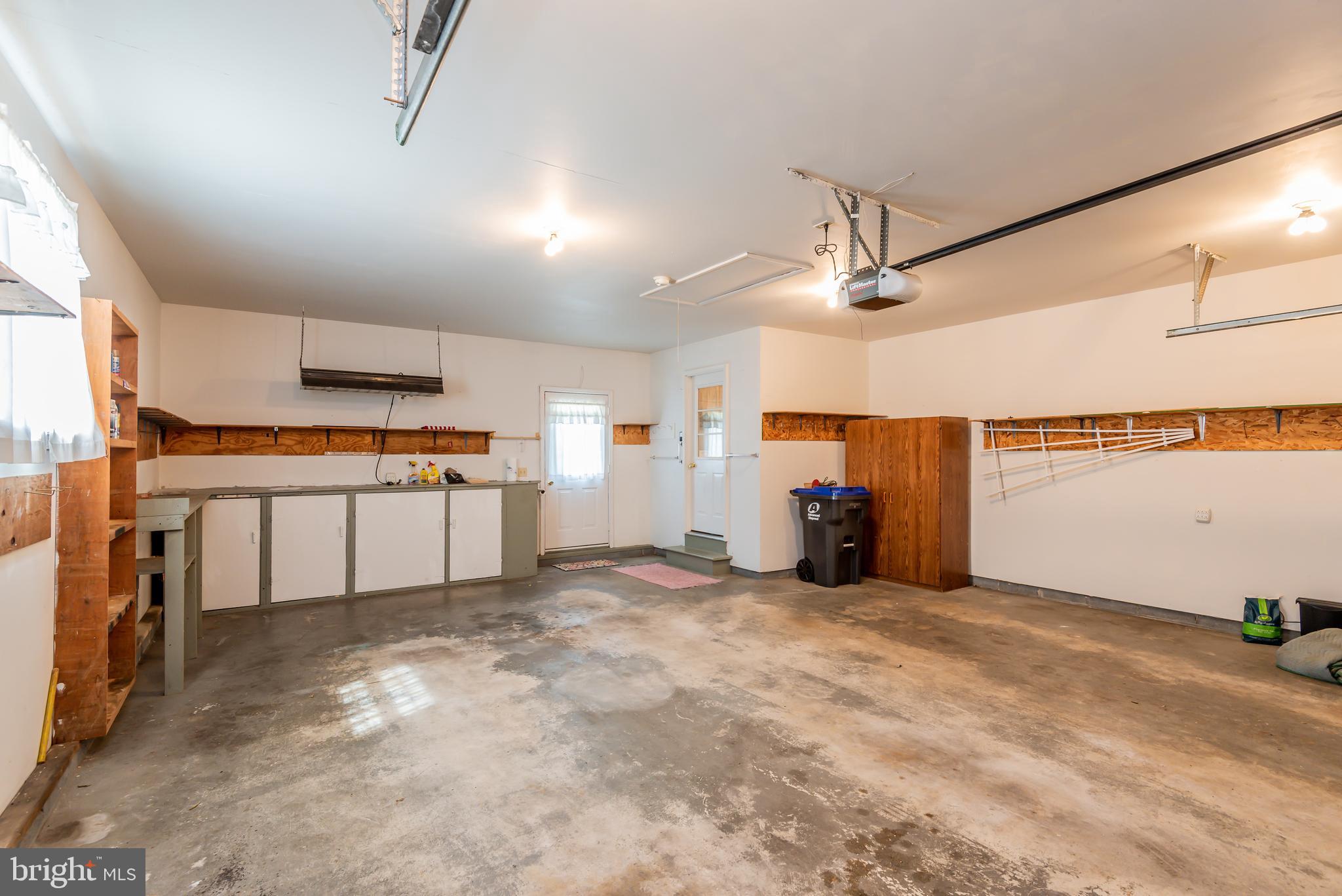 116 West Hunter Road Carlisle, PA 17015 - Photo 4 of 26 Gallery Image 4