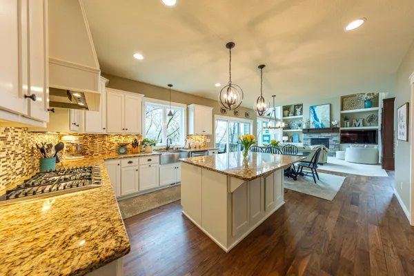 $749,900 | 8860 67th St Bay South, Cottage Grove, MN 55016
