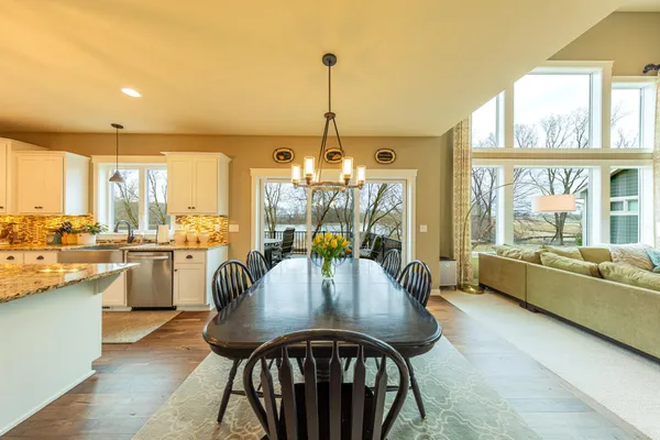 $749,900 | 8860 67th St Bay South, Cottage Grove, MN 55016