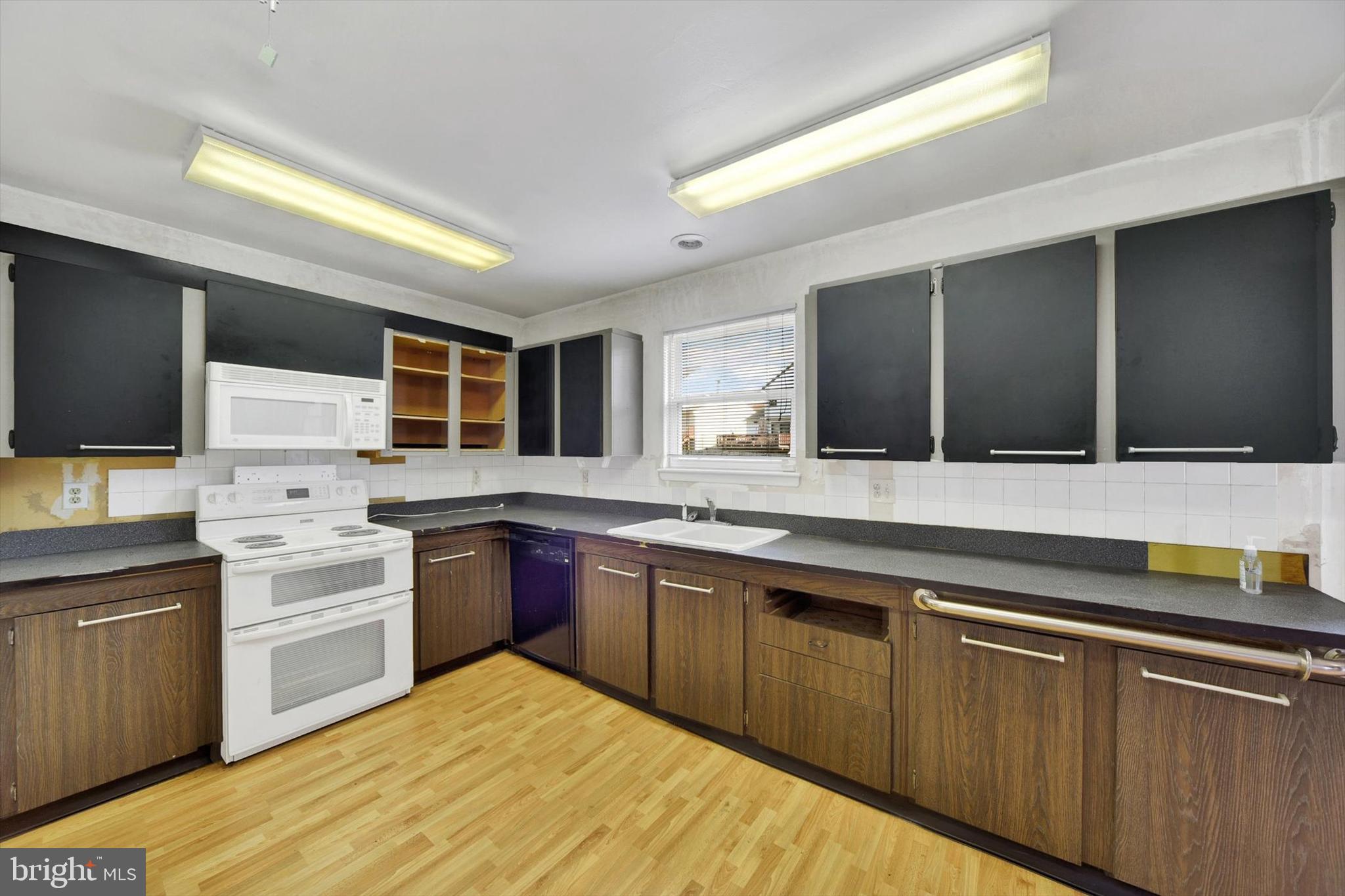 4017 Winlee Road Randallstown, MD 21133 - Photo 6 of 26 Kitchen