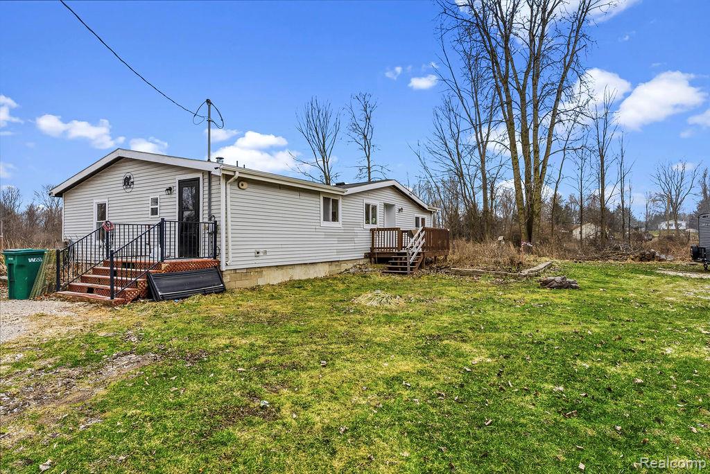 8311 South State Road Bancroft, MI 48414 - Photo 4 of 37