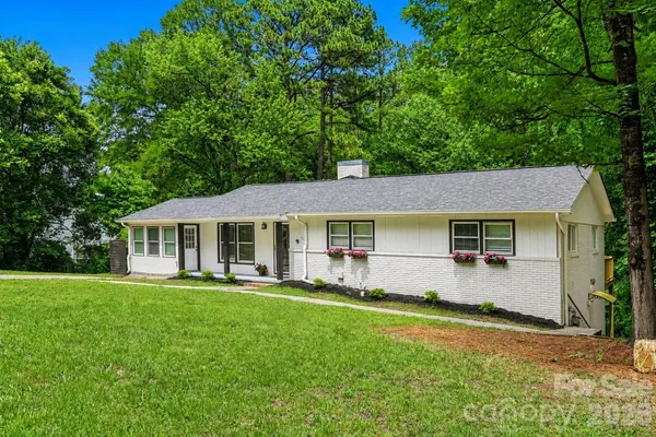 $389,900 | 716 Grandview Drive Northeast, Concord, NC 28025