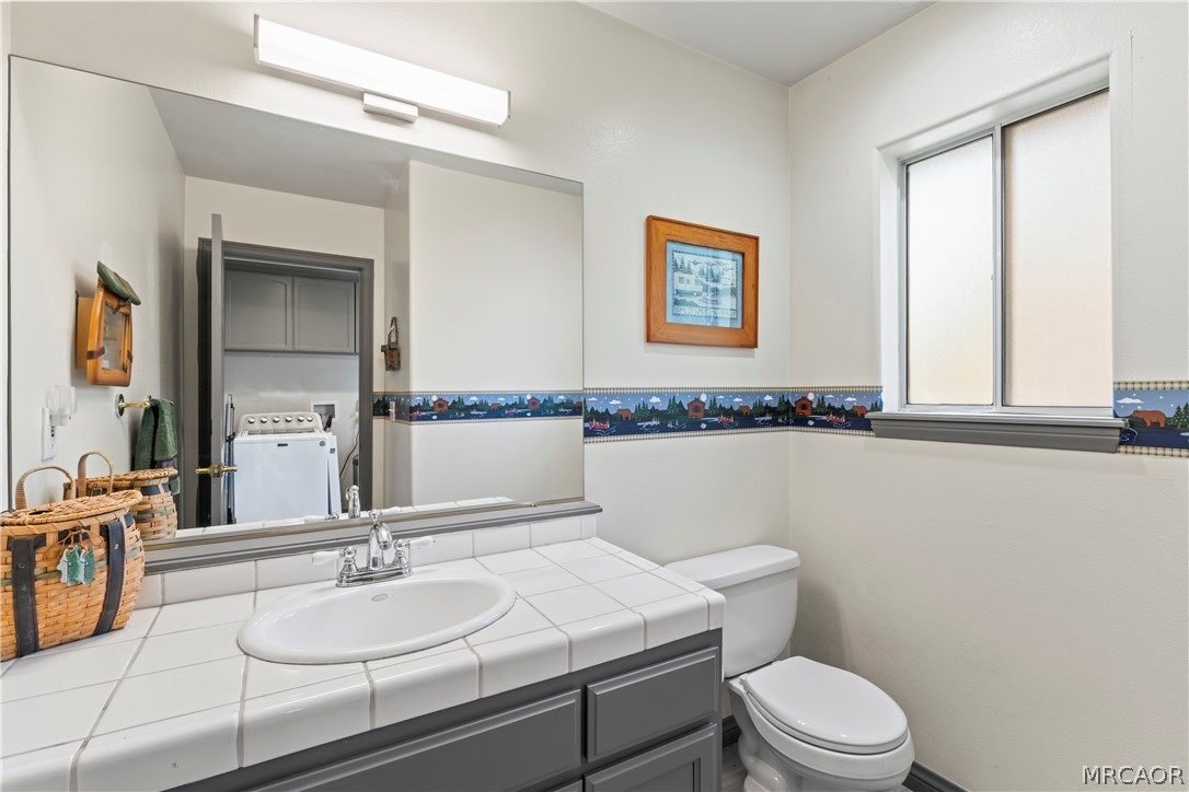 27487 North Bay Road Lake Arrowhead, CA 92352 - Photo 19 of 35 1/2 bath on main level
