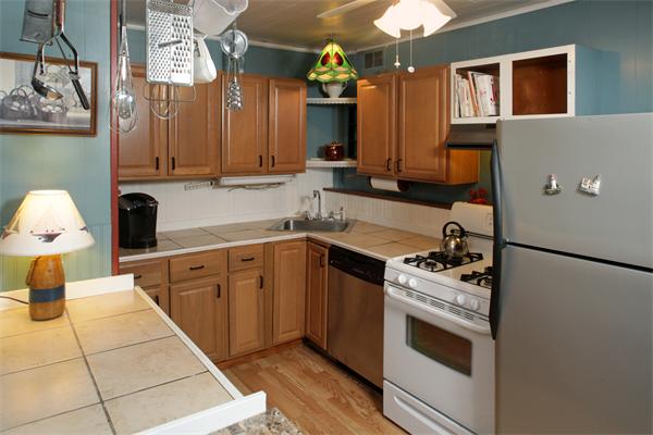 22 Rockview Road Hull, MA 02045 - Photo 2 of 8