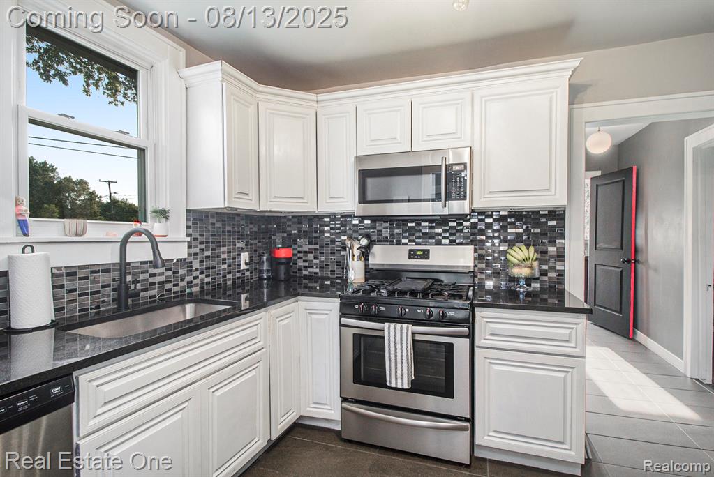 3064 Inman Street Ferndale, MI 48220 - Photo 8 of 19 Gallery Image 8