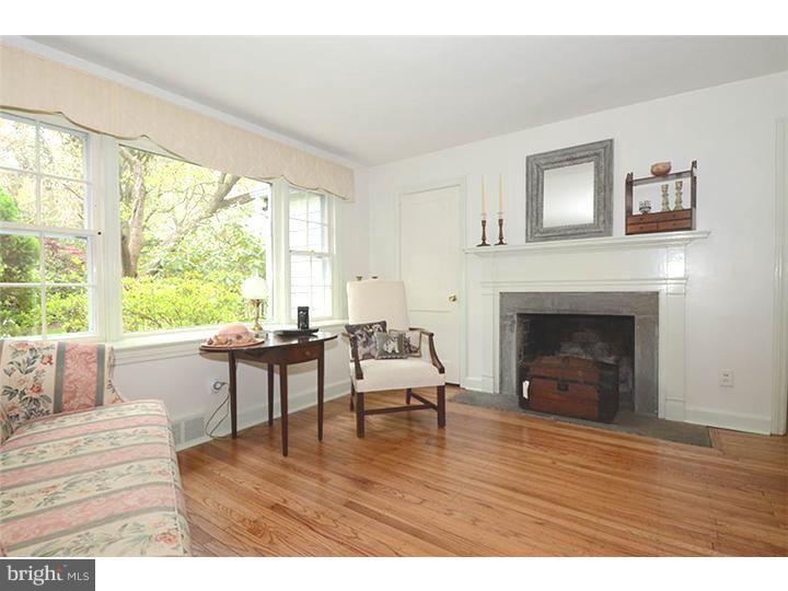 317 Hilldale Road Villanova, PA 19085 - Photo 3 of 22 Living Room