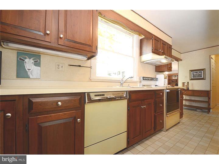 317 Hilldale Road Villanova, PA 19085 - Photo 5 of 22 Kitchen