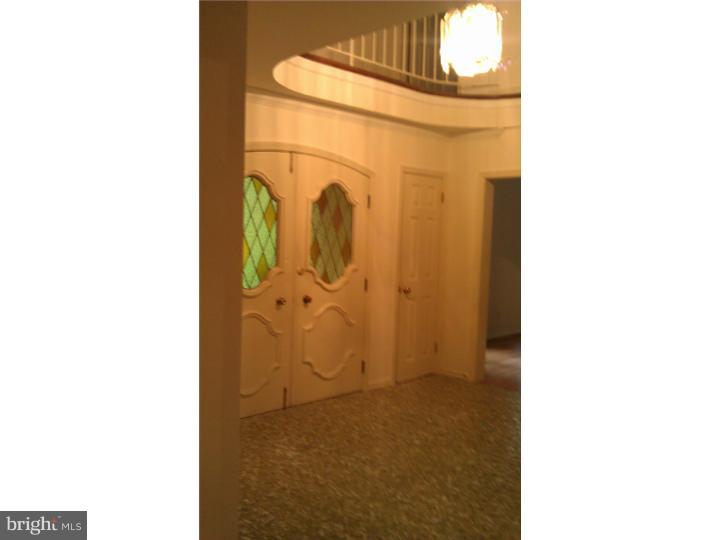 2 Martins Road Newtown Square, PA 19073 - Photo 6 of 23 Foyer