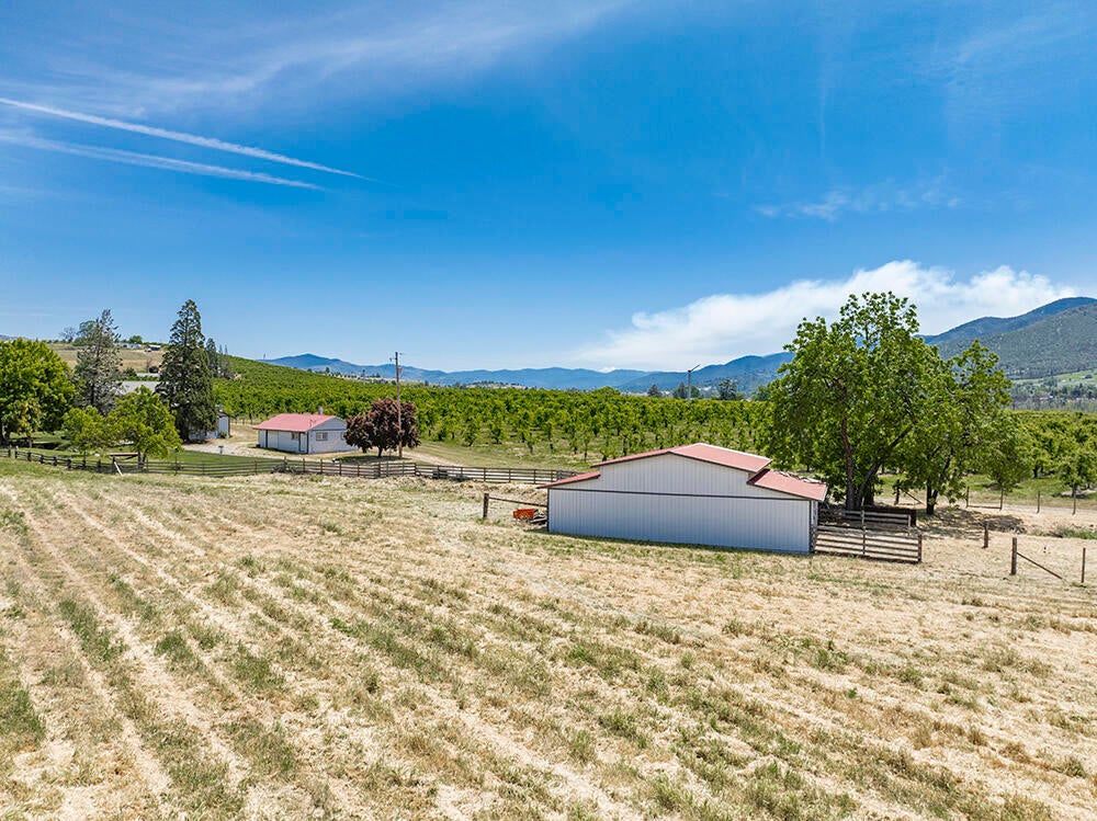 679 West Valley View Road Talent, OR 97540 - Photo 12 of 77 DJI_0141