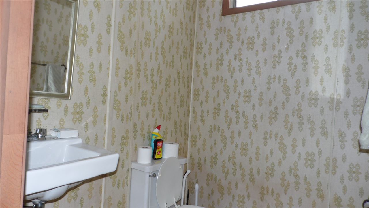 4040 Deckerville Road Lupton, MI 48635 - Photo 16 of 18 1869475-15.JPG