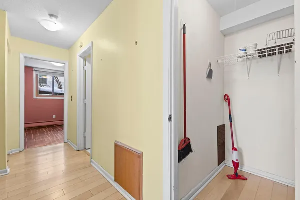 $1,250 | 520 Ridgewood Avenue, Unit 4, Minneapolis, MN 55403