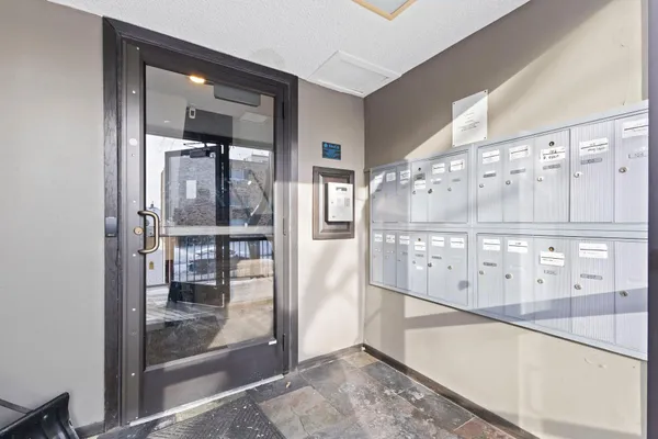 $1,250 | 520 Ridgewood Avenue, Unit 4, Minneapolis, MN 55403