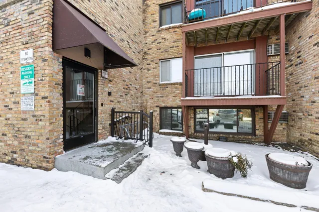 $1,250 | 520 Ridgewood Avenue, Unit 4, Minneapolis, MN 55403